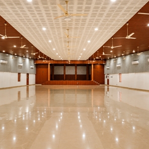 Oakwood Conference Hall – Business Hall  (AC) with with projector, speakers, screens etc